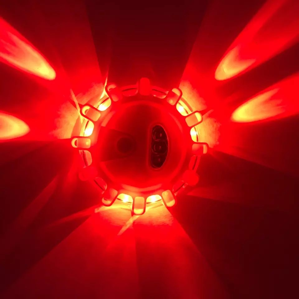 LED výstražné svetlo 12 + 3LED na 3x batérii AAA, oranžové
